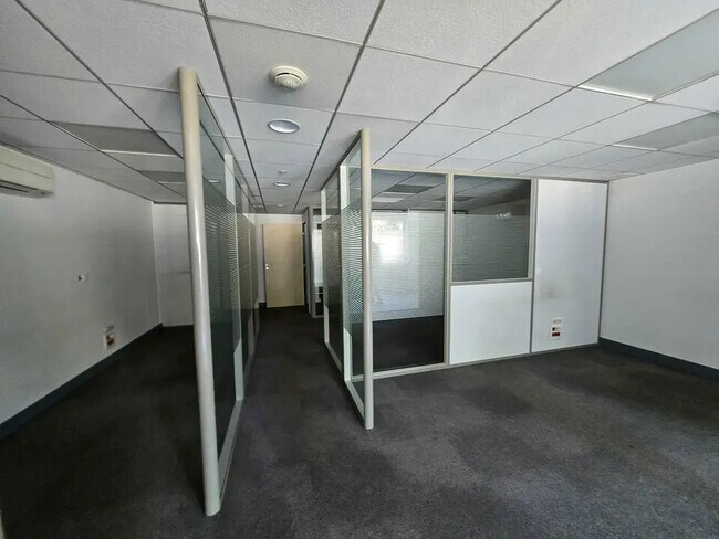 Plus de détails pour Local commercial à vendre