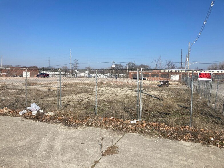 210 Lima St, Wapakoneta, OH à vendre - Photo de l’immeuble – Image 3 sur 20