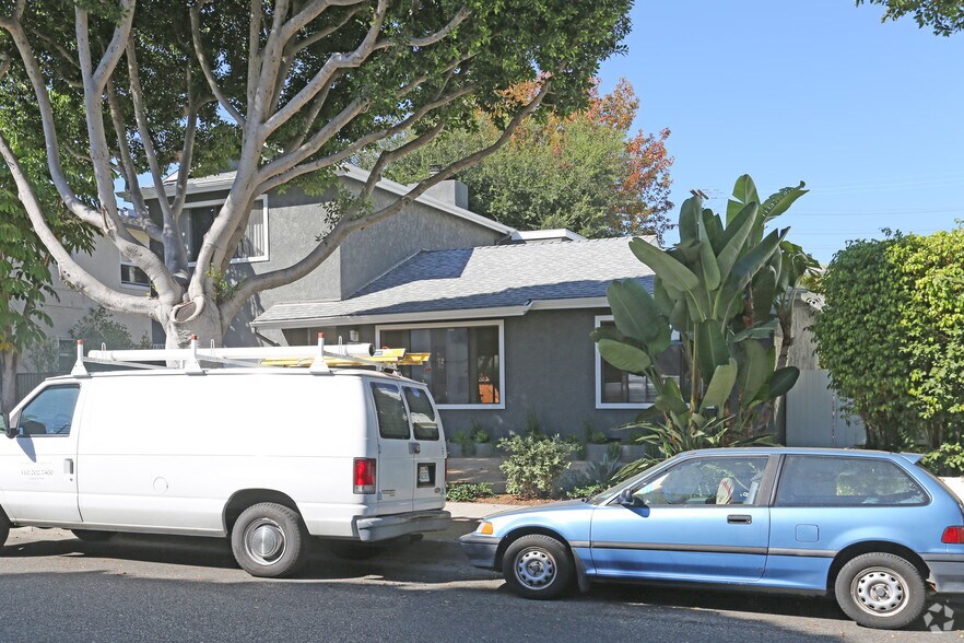1807 Oak St, Santa Monica, CA à vendre - Photo de l’immeuble – Image 2 sur 4