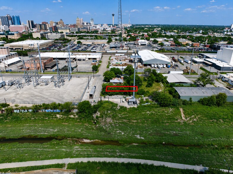 910 San Luis St, San Antonio, TX à vendre - Photo de l’immeuble – Image 2 sur 4