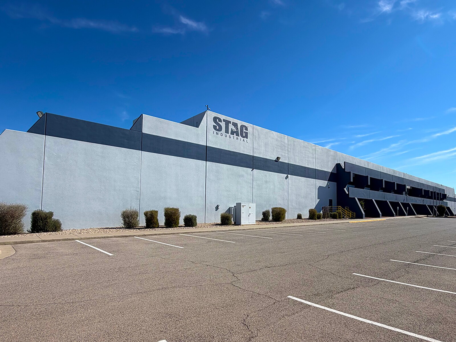 12 Leigh Fisher Blvd, El Paso, TX à louer Photo principale– Image 1 sur 2