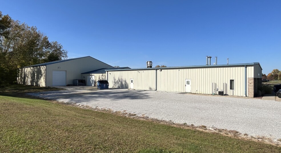 1540 Genesis Dr, La Porte, IN à vendre - Photo de l’immeuble – Image 3 sur 7