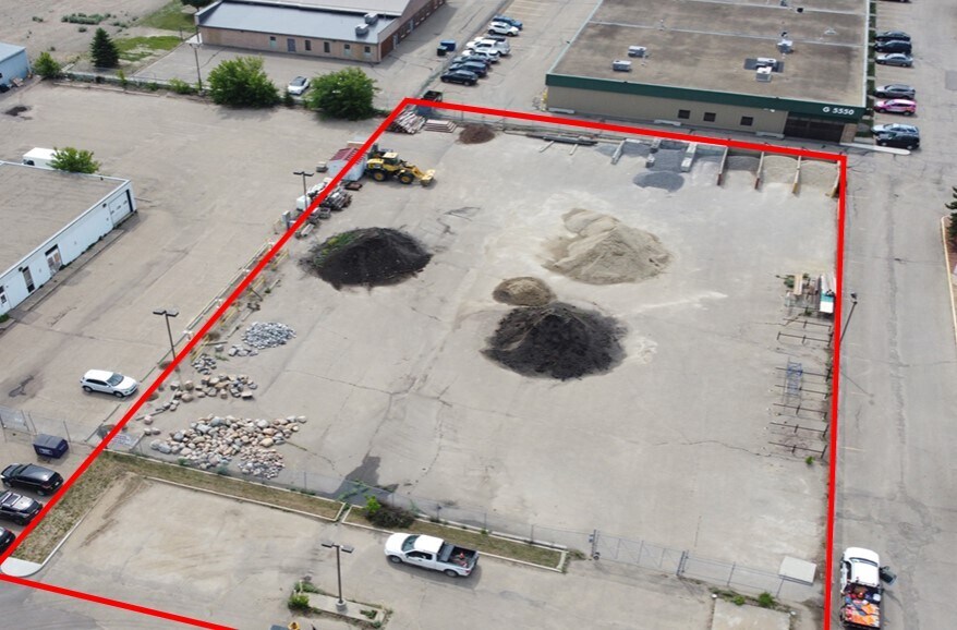 5549 47 St, Red Deer, AB à vendre Aérien– Image 1 sur 4