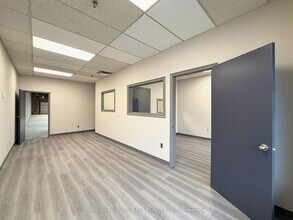 345 Nugget Ave, Toronto, ON à louer Photo intérieure– Image 2 sur 6
