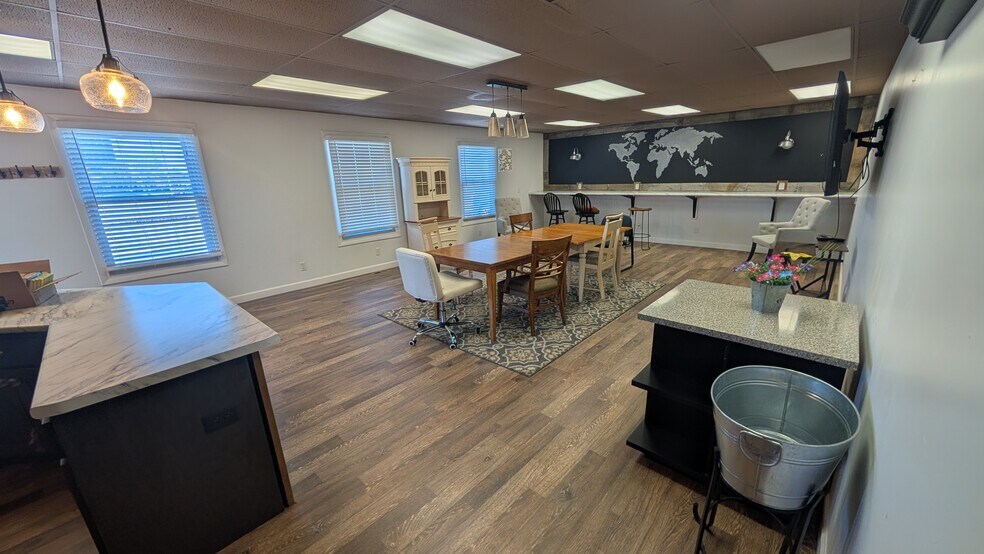 202 S Eldorado Rd, Bloomington, IL à vendre - Photo de l’immeuble – Image 3 sur 5