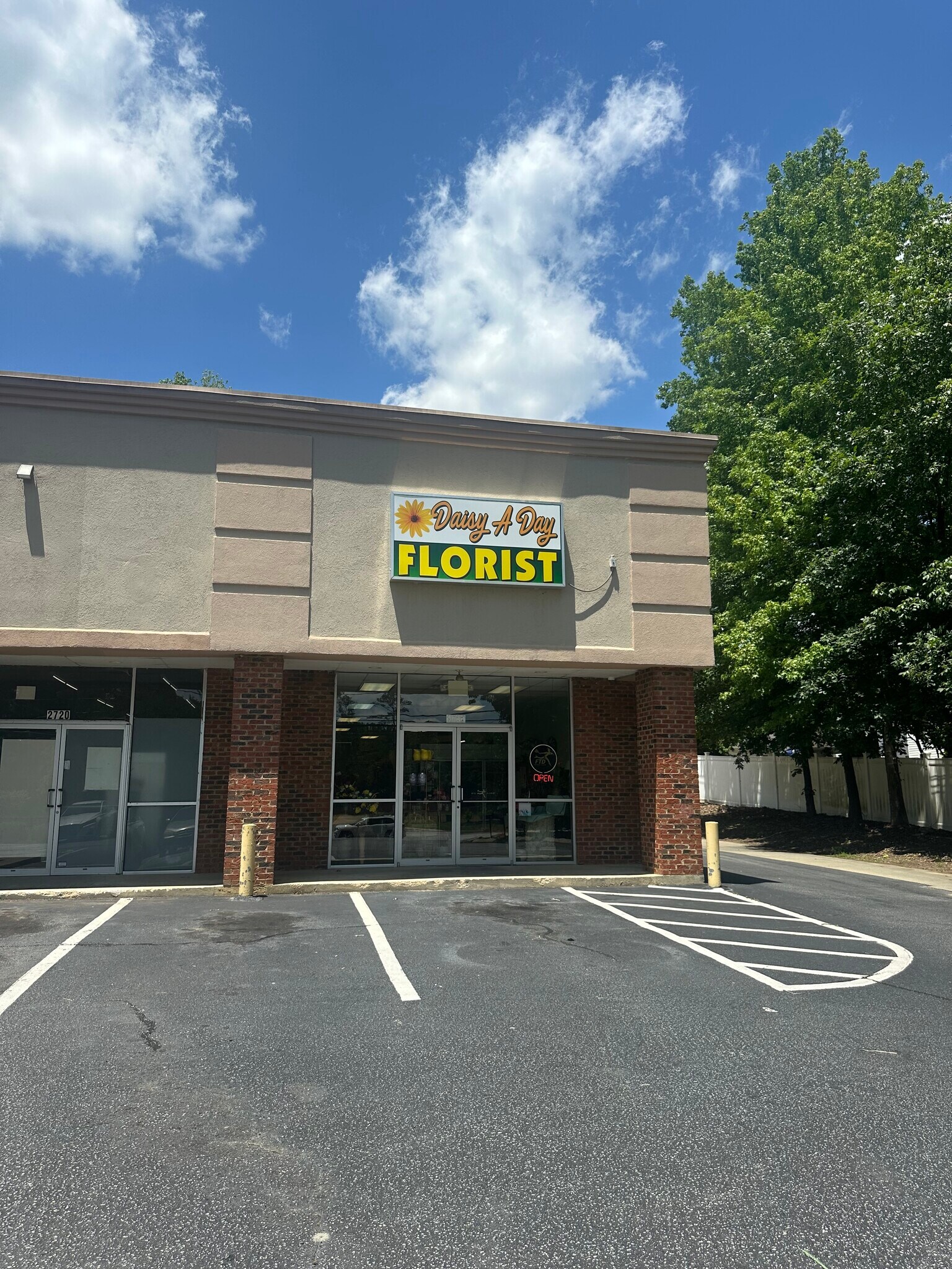 2720-2724 E Main St, Spartanburg, SC à louer Photo de l’immeuble– Image 1 sur 7