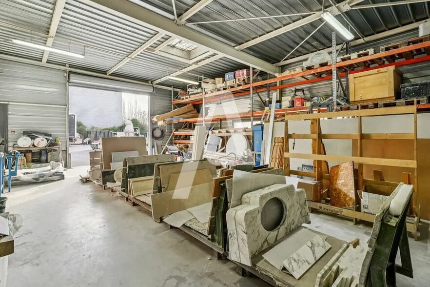 Local d’activités dans Choisy-le-Roi à louer - Photo de l’immeuble – Image 3 sur 5