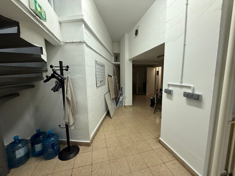 Local commercial dans Paris à louer - Photo de l’immeuble – Image 3 sur 3