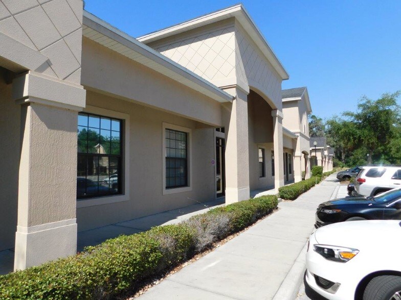170 Fitzgerald Rd, Lakeland, FL à louer - Photo de l’immeuble – Image 3 sur 37