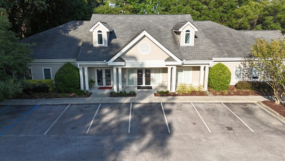 765 Long Point Rd, Mount Pleasant, SC à vendre - Photo de l’immeuble – Image 2 sur 11