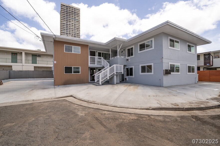 829 Waiaka Pl, Honolulu, HI à vendre - Photo de l’immeuble – Image 1 sur 4