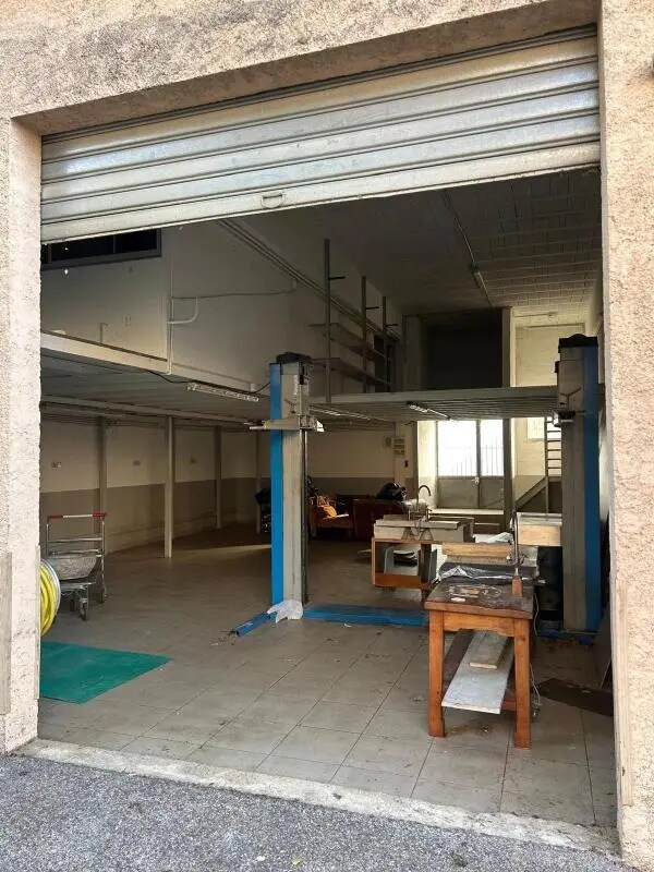 Industriel/Logistique dans Mougins à vendre Photo de l’immeuble– Image 1 sur 9
