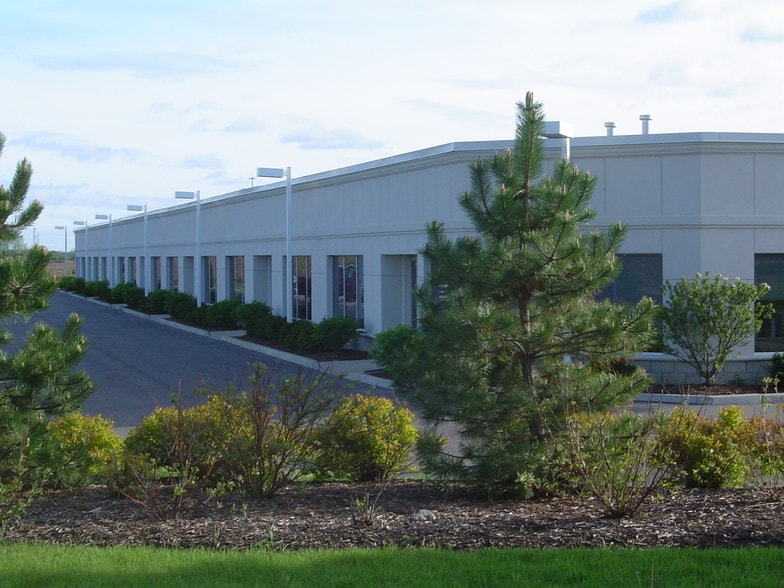 26575 W Commerce Dr, Volo, IL à louer - Photo principale – Image 1 sur 9