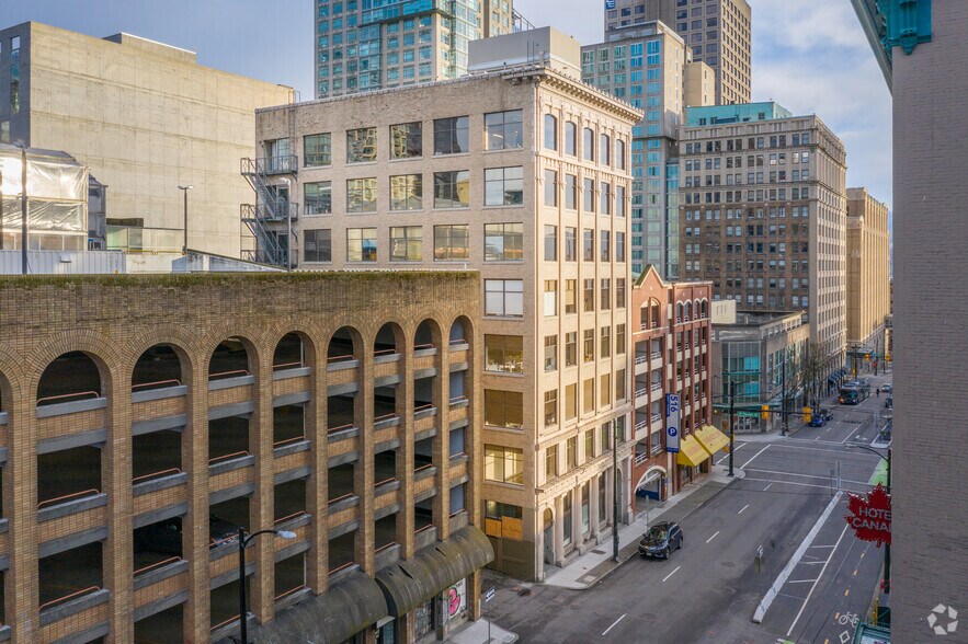 509 Richards St, Vancouver, BC à louer - Photo de l’immeuble – Image 3 sur 29