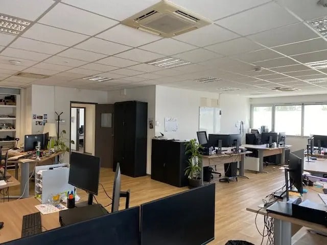 Bureau dans Limoges à louer Photo de l’immeuble– Image 1 sur 6