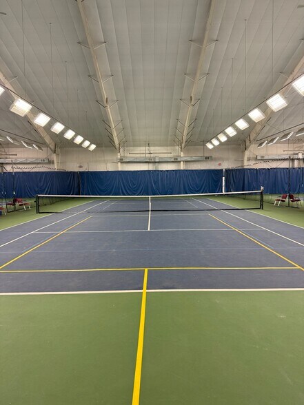 451 California Rd, Quakertown, PA à louer - Photo de l’immeuble – Image 3 sur 16