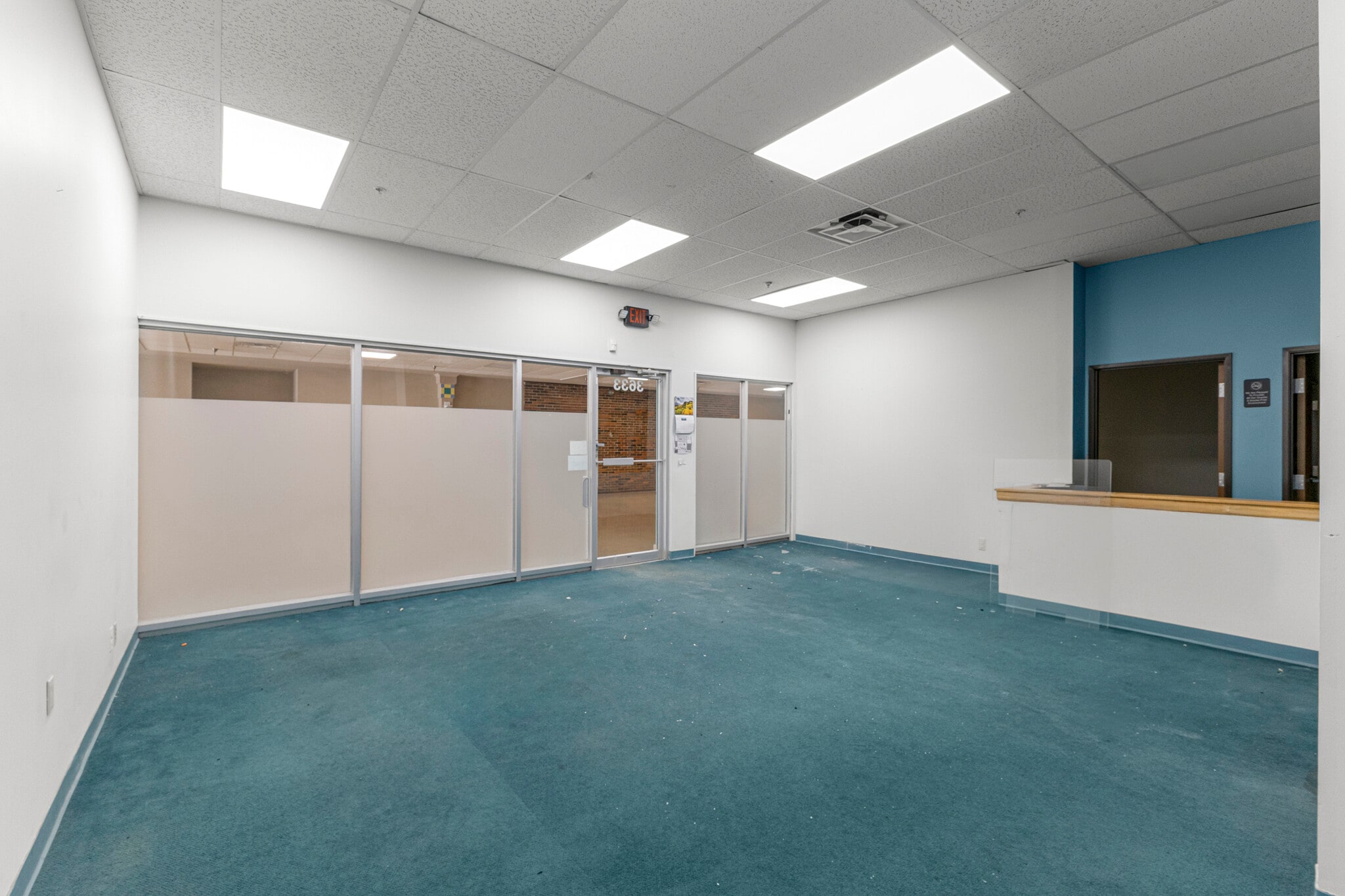 35425 W Michigan Ave, Wayne, MI à louer Photo intérieure– Image 1 sur 14