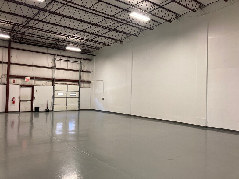 41 Industrial Dr, Exeter, NH à louer - Photo de l’immeuble – Image 3 sur 15