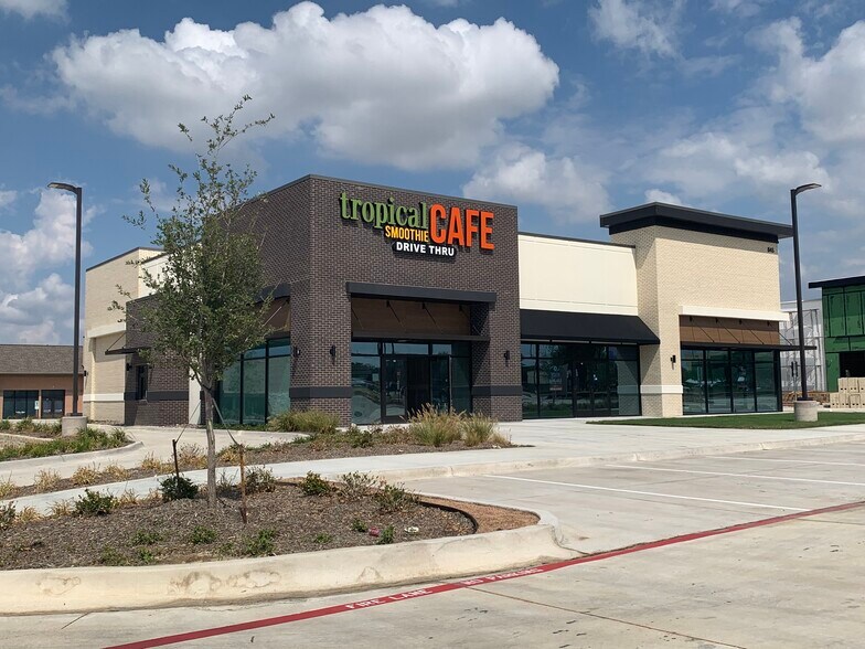 833 E NW Hwy, Grapevine, TX à vendre - Photo de l’immeuble – Image 2 sur 2
