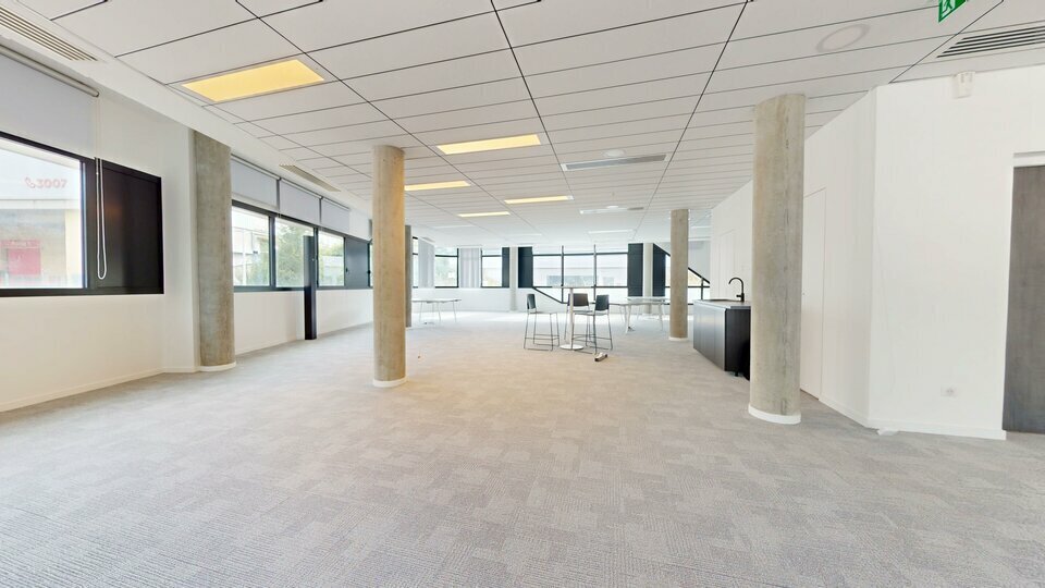 Bureau dans Champagne-au-Mont-d'Or à louer - Photo de l’immeuble – Image 2 sur 10