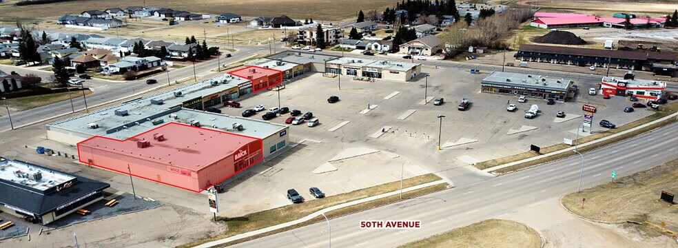 5341 50 Ave, Vegreville, AB à louer - Photo de l’immeuble – Image 3 sur 17