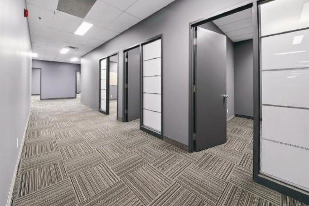 4141-4149 Autoroute 440, Laval, QC à louer Photo intérieure– Image 1 sur 8