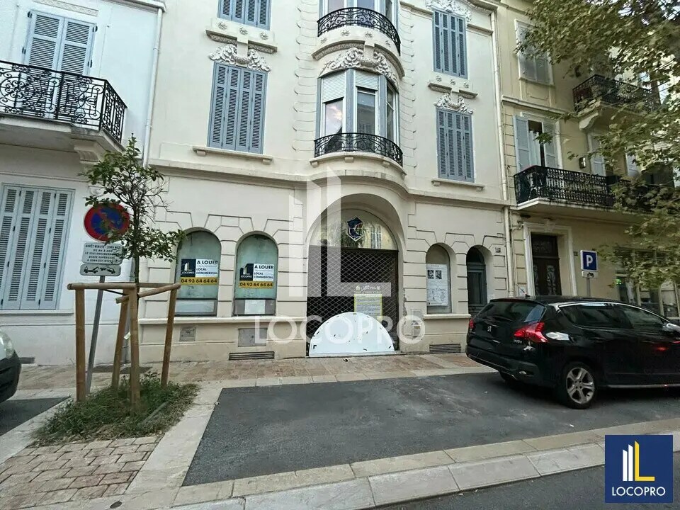Local commercial dans Cannes à louer Photo de l’immeuble– Image 1 sur 8