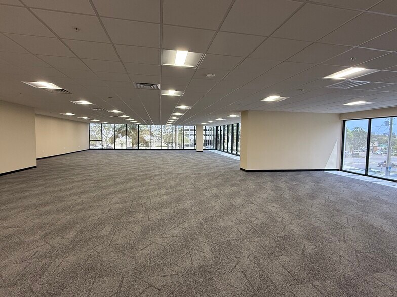 4950 W Kennedy Blvd, Tampa, FL à louer - Photo intérieure – Image 2 sur 8