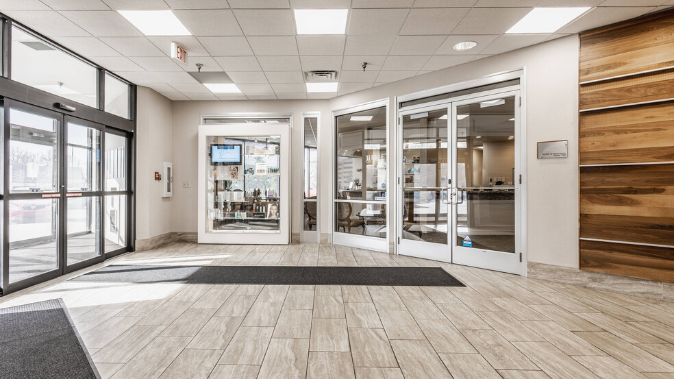 11455 N Meridian St, Carmel, IN à louer - Photo de l’immeuble – Image 2 sur 9