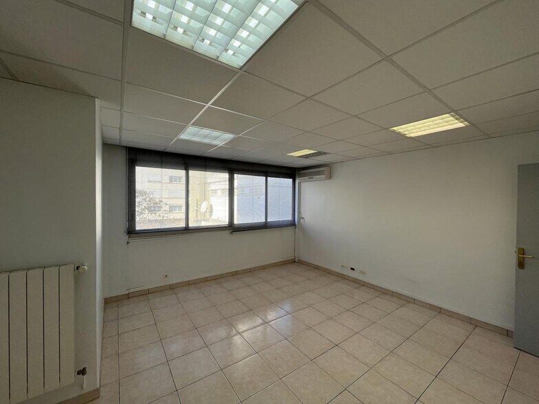 Bureau dans Toulon à vendre - Photo de l’immeuble – Image 1 sur 6