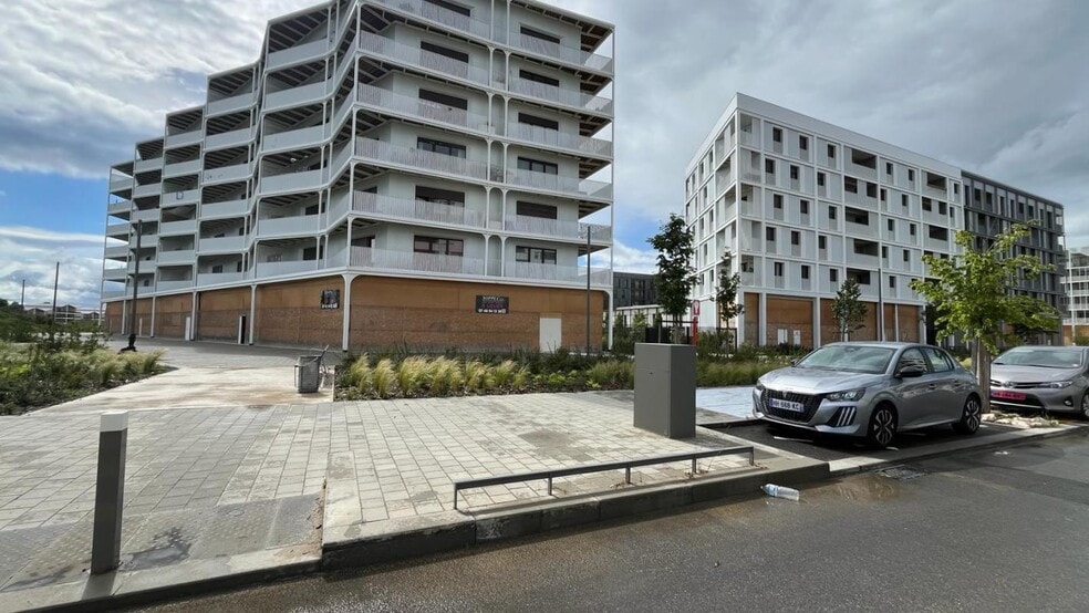 Boulevard Des 100 Arpents, Bussy-Saint-Georges à louer - Photo de l’immeuble – Image 2 sur 5