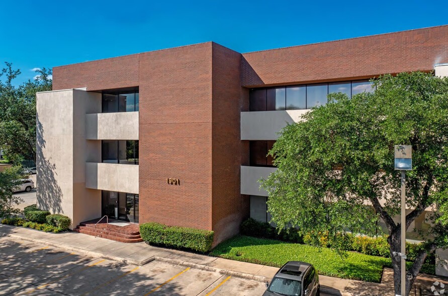 1901 Babcock Rd, San Antonio, TX à vendre - Photo de l’immeuble – Image 1 sur 29