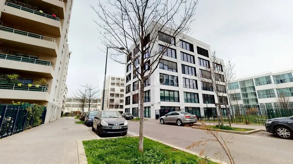 8 Rue Maurice Moissonnier, Vaulx-en-Velin à louer Photo de l’immeuble– Image 1 sur 9