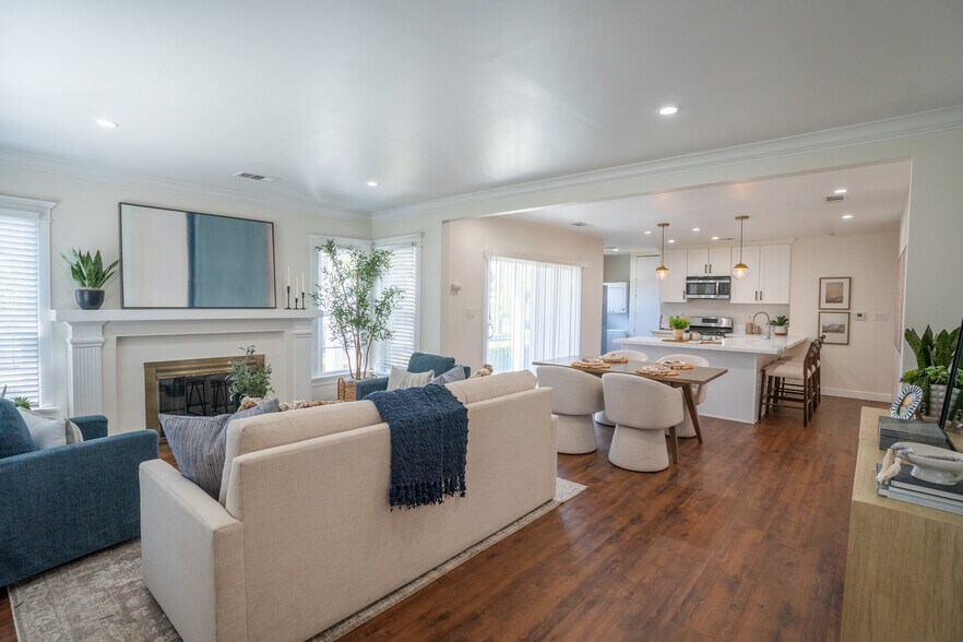 4279 Walton Ave, Los Angeles, CA à vendre - Photo de l’immeuble – Image 2 sur 18