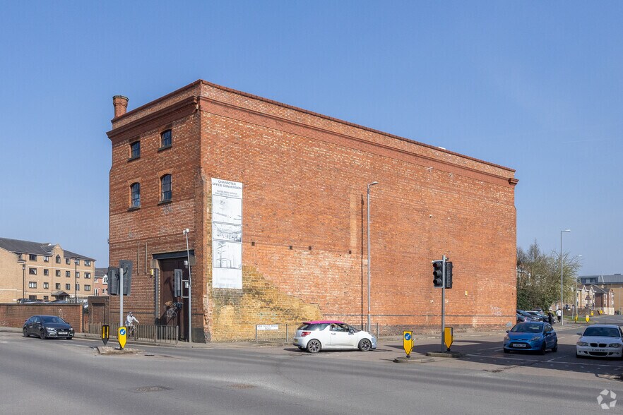 Cotton End, Northampton à louer - Photo de l’immeuble – Image 2 sur 2