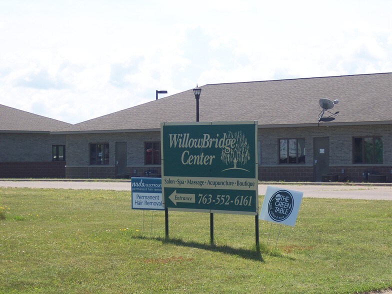 4 Enterprise Ave, Isanti, MN à vendre - Photo de l’immeuble – Image 3 sur 4