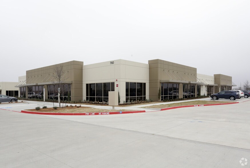 760 N Watters Rd, Allen, TX à vendre - Photo de l’immeuble – Image 2 sur 27