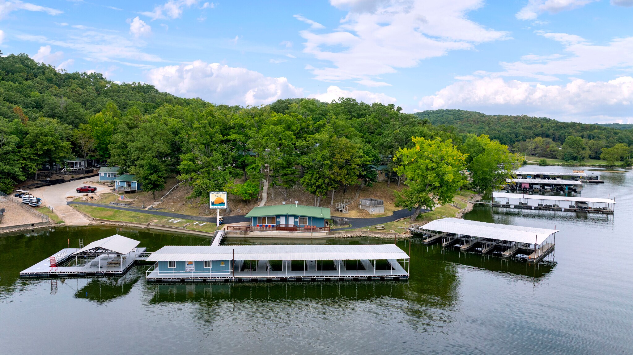 256 Irish Hills Dr, Camdenton, MO à vendre Photo de l’immeuble– Image 1 sur 27