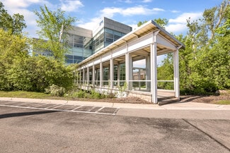 Plus de détails pour 2852 Daley Dr, Troy, MI - Local d'activités à louer