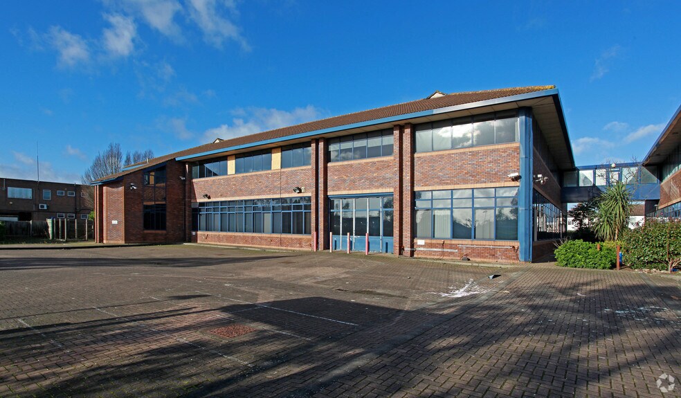 Littleton Rd, Ashford à louer - Photo de l’immeuble – Image 1 sur 3