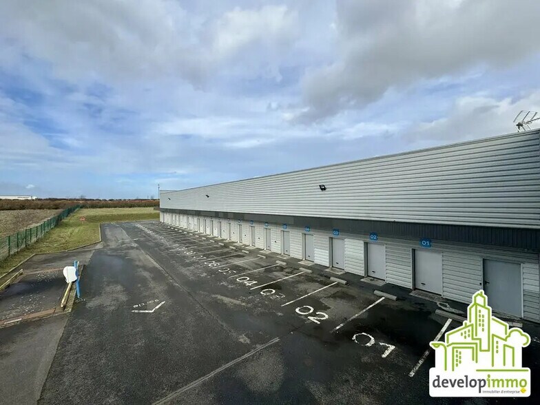 Local d'activités dans Mouen à vendre - Photo de l’immeuble – Image 2 sur 14