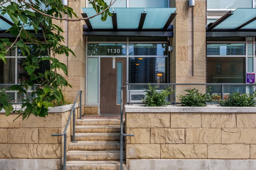 1130 3 St SE, Calgary, AB à vendre - Photo principale – Image 1 sur 35