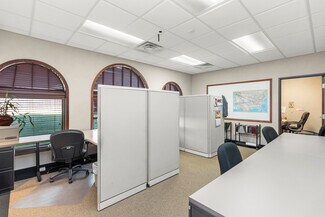 Plus de détails pour 33 Hiram St, Lake Orion, MI - Bureau à vendre