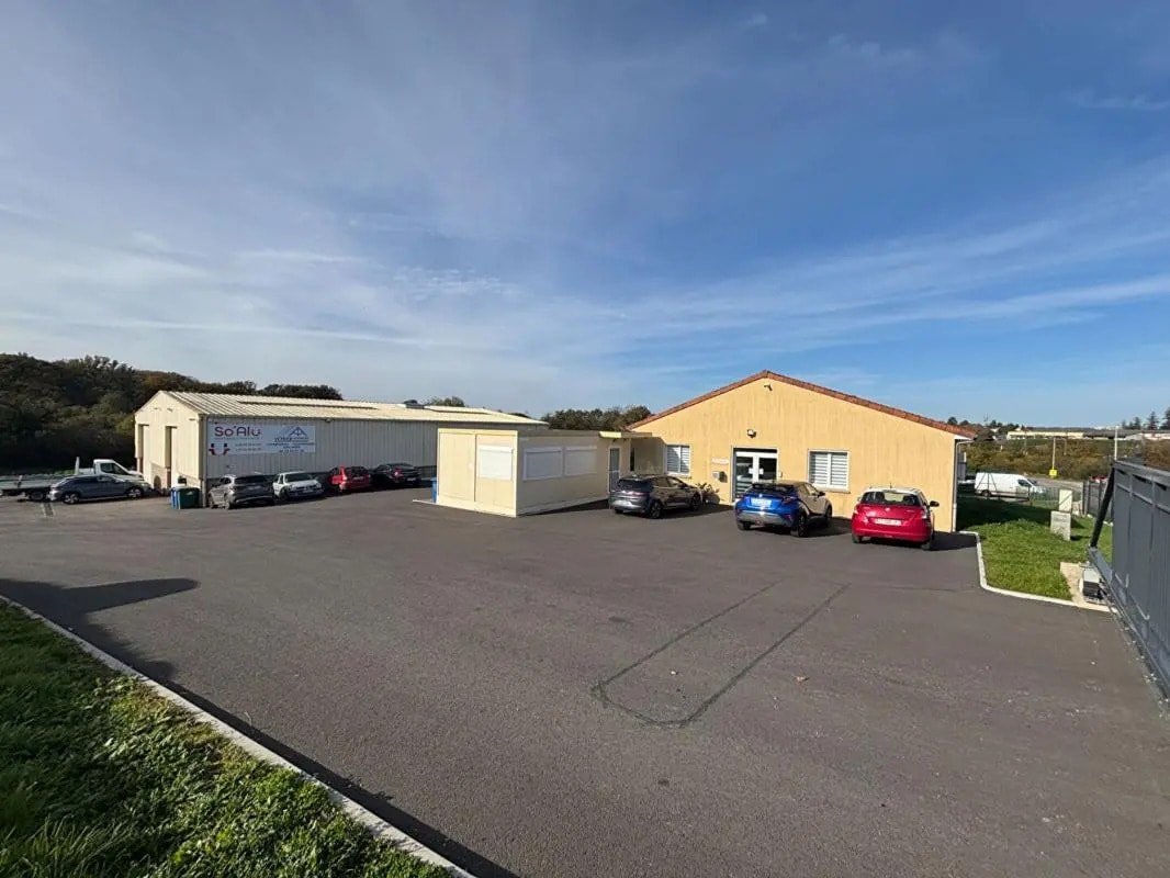 Local d'activités dans Condat-sur-Vienne à vendre Photo de l’immeuble– Image 1 sur 5