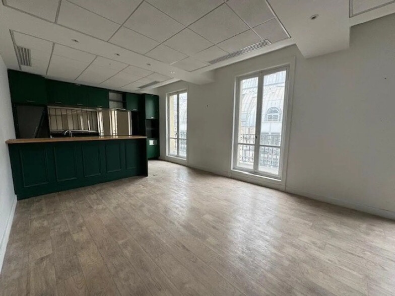 7 Rue Drouot, Paris à louer - Photo de l’immeuble – Image 1 sur 6