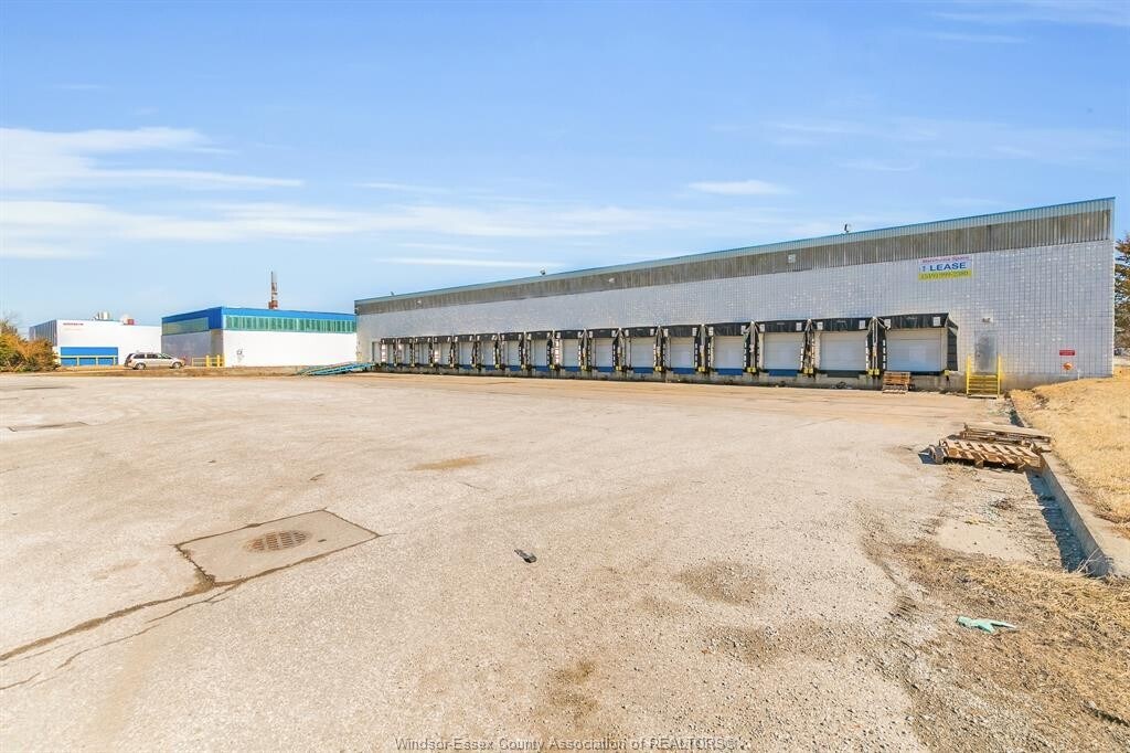 3324 Marentette Av, Windsor, ON à louer Photo principale– Image 1 sur 9