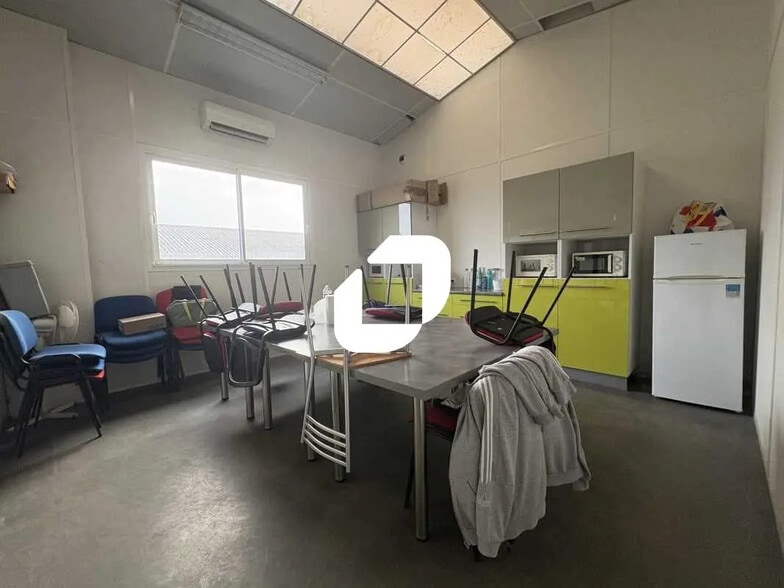 Bureau dans Artigues-près-Bordeaux à louer - Photo de l’immeuble – Image 2 sur 12