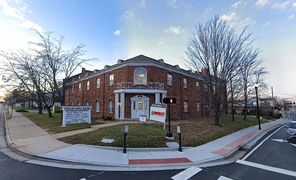 225 S Main St, O'Fallon, MO à louer - Photo de l’immeuble – Image 3 sur 7