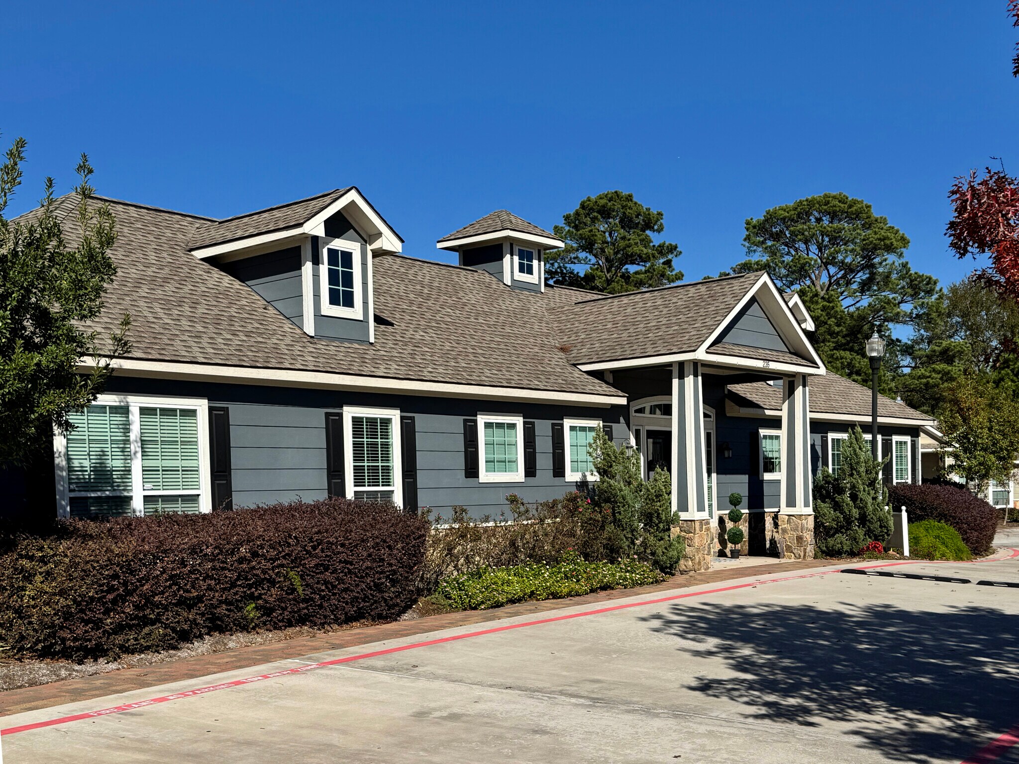 8900 Eastloch Dr, Spring, TX à louer Photo principale– Image 1 sur 27