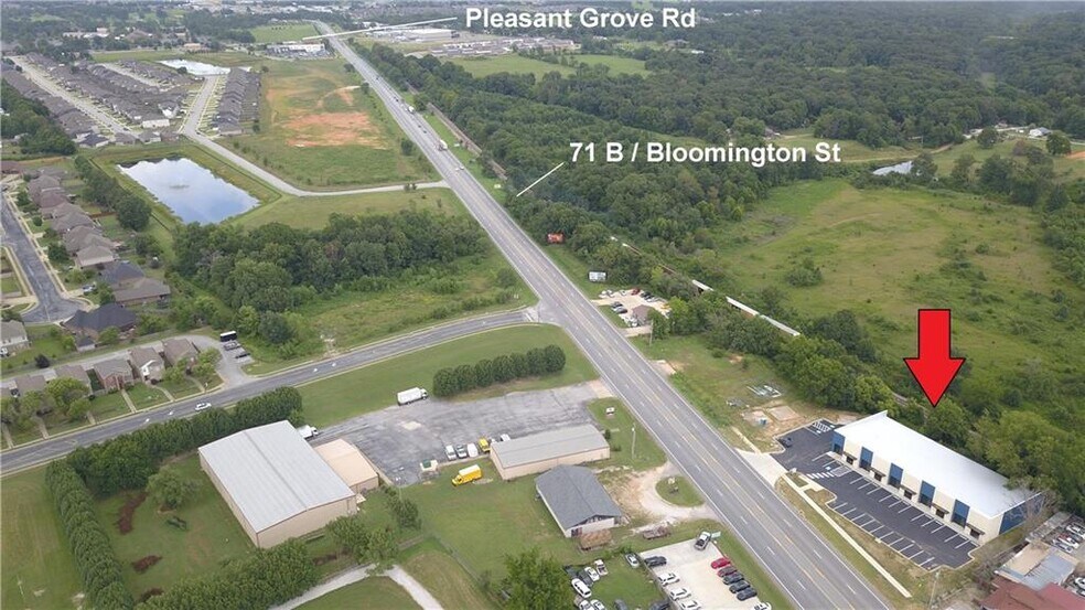 1005 N Bloomington St, Lowell, AR à vendre - Photo de l’immeuble – Image 2 sur 8
